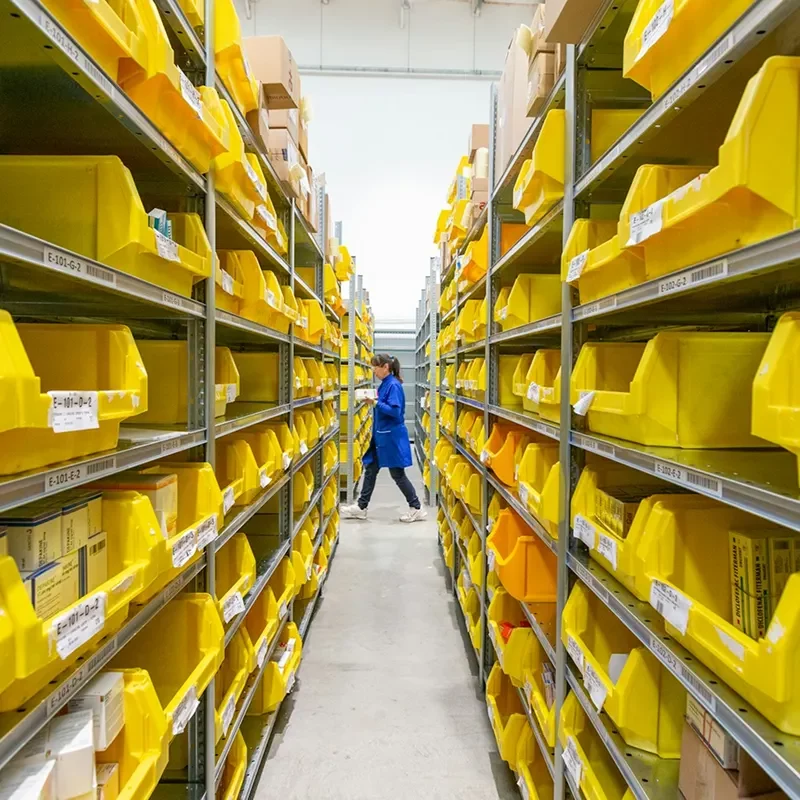 robot-spaces-logistics-2 robot-spaces-logistics-2